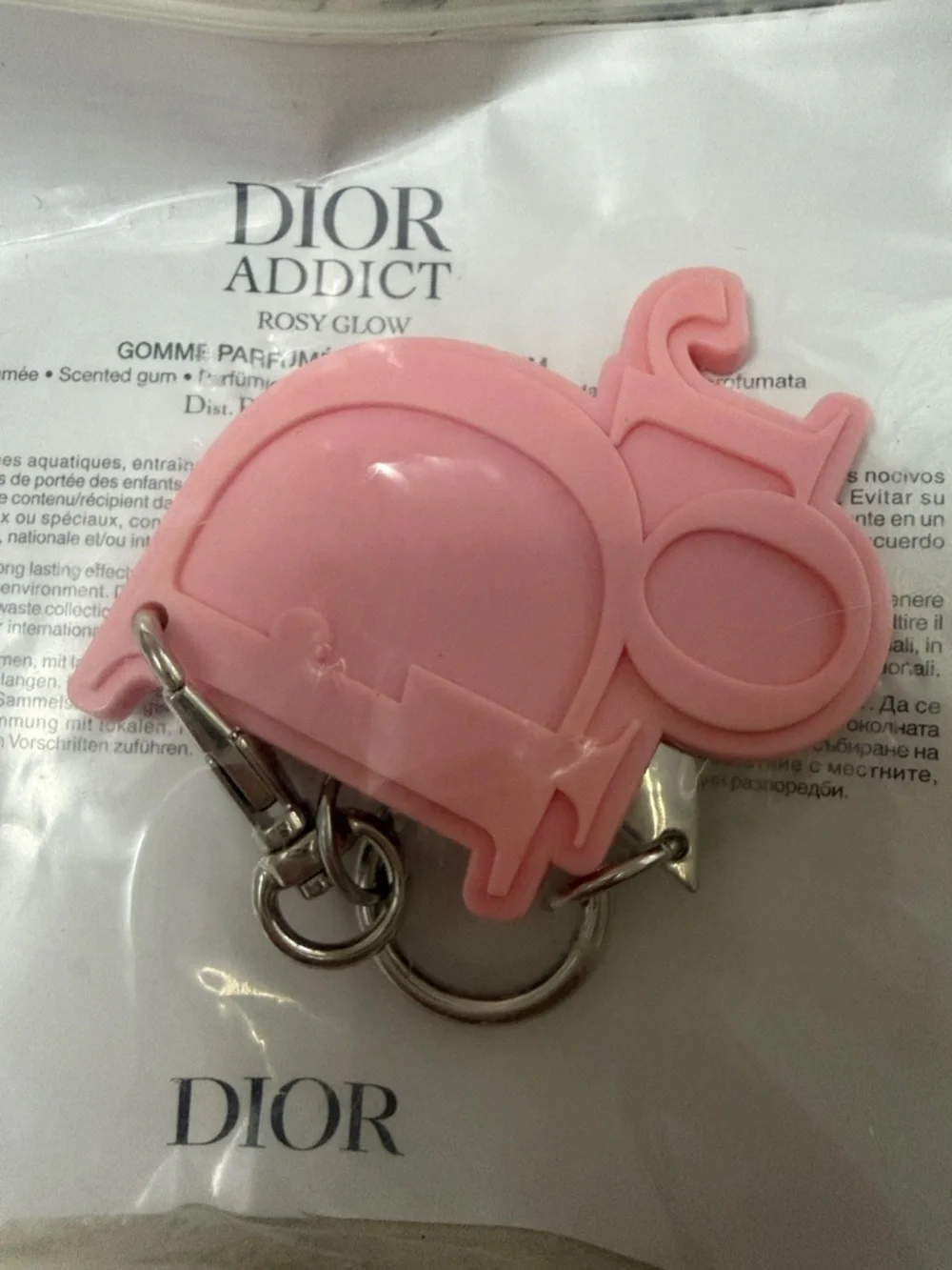 Dior Addict Rosy Glow "Scented Gum" keychain - Picture 4 of 4